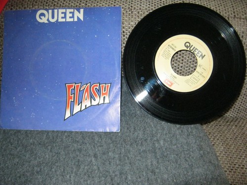 QUEEN-Flash/Football